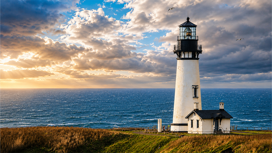 Yaquina Head Lighthouse - Newport - Oregon Yaquina Head Lighthouse - Newport - Oregon
